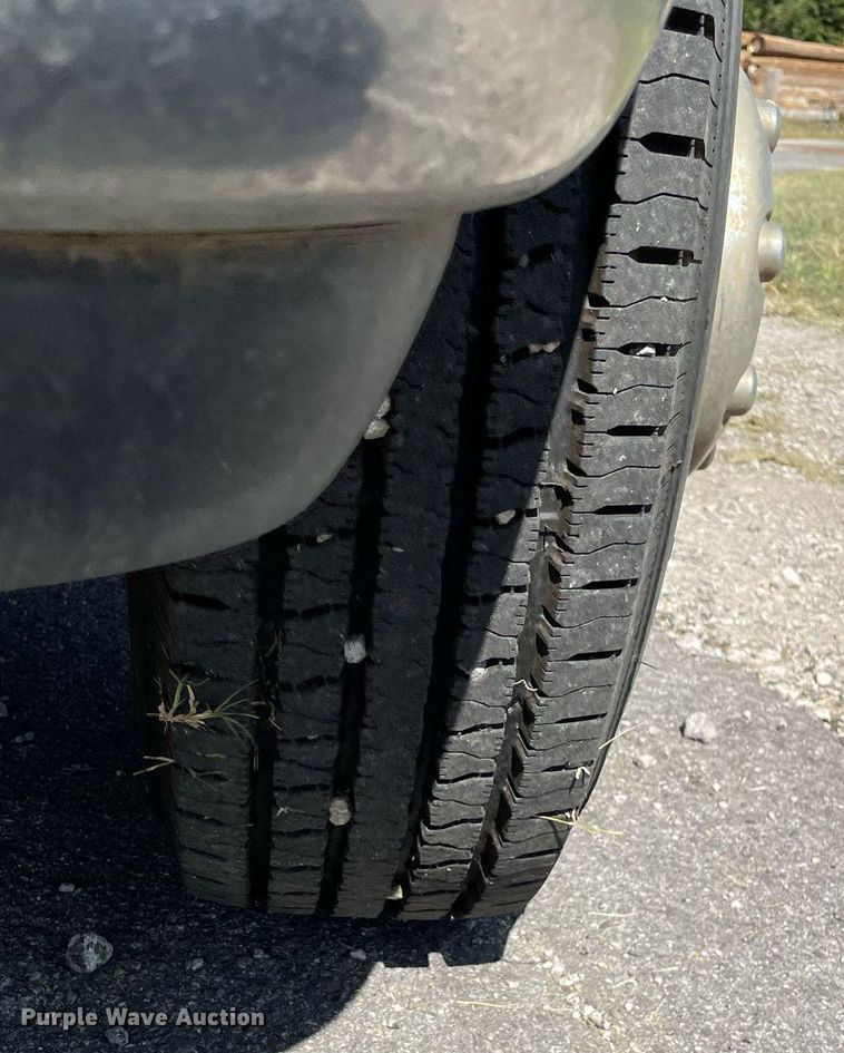 image for item LV9859 2005 Ford F350 Super Duty  Crew Cab pickup truck