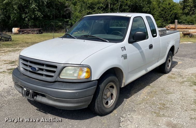 image for item LV9860 2002 Ford F150 XL  SuperCab pickup truck