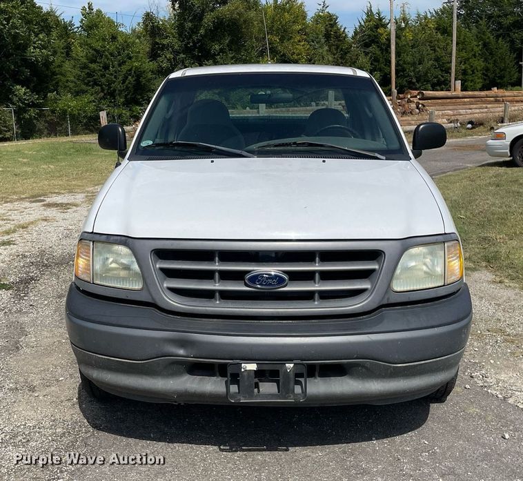 image for item LV9860 2002 Ford F150 XL  SuperCab pickup truck