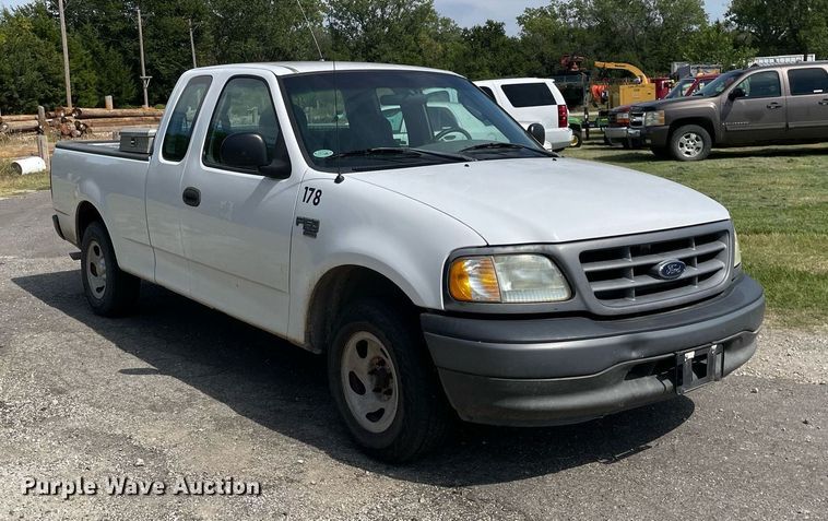 image for item LV9860 2002 Ford F150 XL  SuperCab pickup truck
