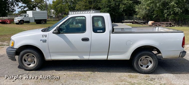 image for item LV9860 2002 Ford F150 XL  SuperCab pickup truck