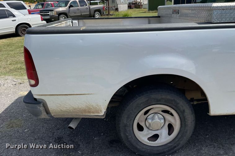 image for item LV9860 2002 Ford F150 XL  SuperCab pickup truck