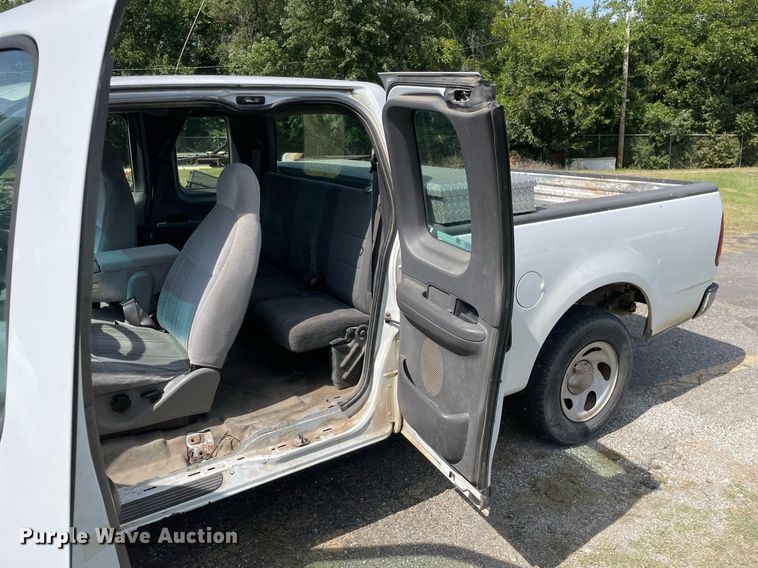 image for item LV9860 2002 Ford F150 XL  SuperCab pickup truck