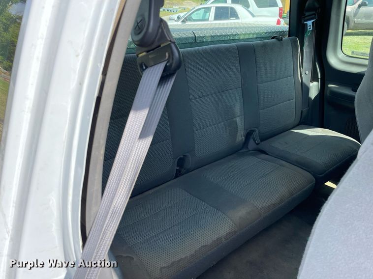 image for item LV9860 2002 Ford F150 XL  SuperCab pickup truck