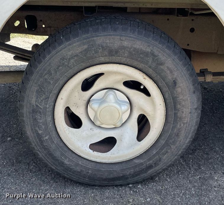 image for item LV9860 2002 Ford F150 XL  SuperCab pickup truck