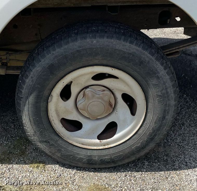 image for item LV9860 2002 Ford F150 XL  SuperCab pickup truck