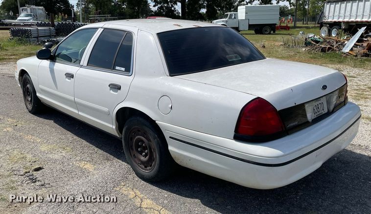 image for item LV9861 2004 Ford Crown Victoria  Police Interceptor