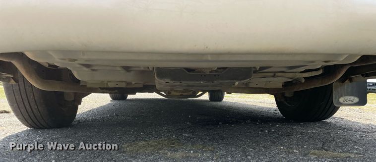 image for item LV9861 2004 Ford Crown Victoria  Police Interceptor