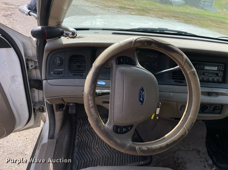 image for item LV9861 2004 Ford Crown Victoria  Police Interceptor