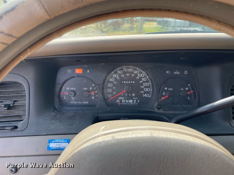 image for item LV9861 2004 Ford Crown Victoria  Police Interceptor