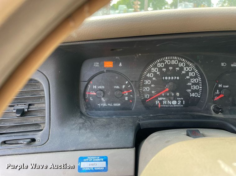 image for item LV9861 2004 Ford Crown Victoria  Police Interceptor