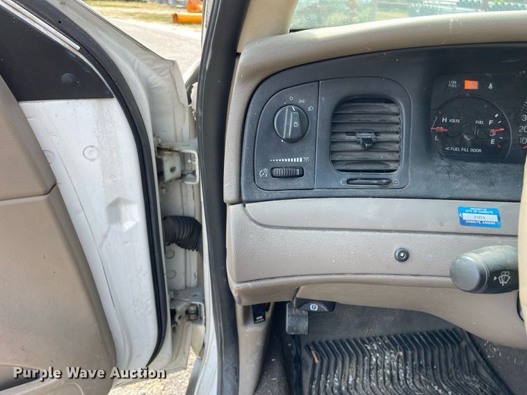 image for item LV9861 2004 Ford Crown Victoria  Police Interceptor