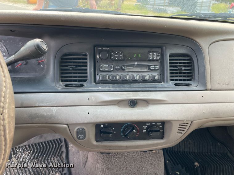 image for item LV9861 2004 Ford Crown Victoria  Police Interceptor