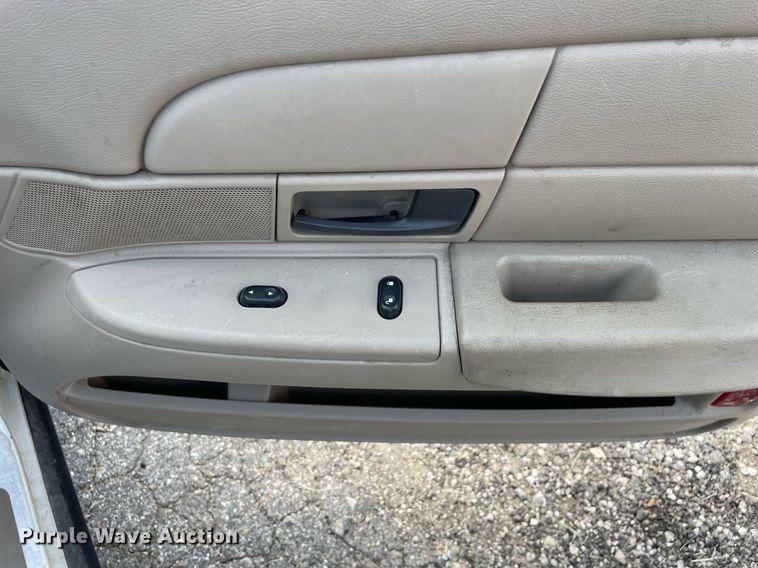 image for item LV9861 2004 Ford Crown Victoria  Police Interceptor