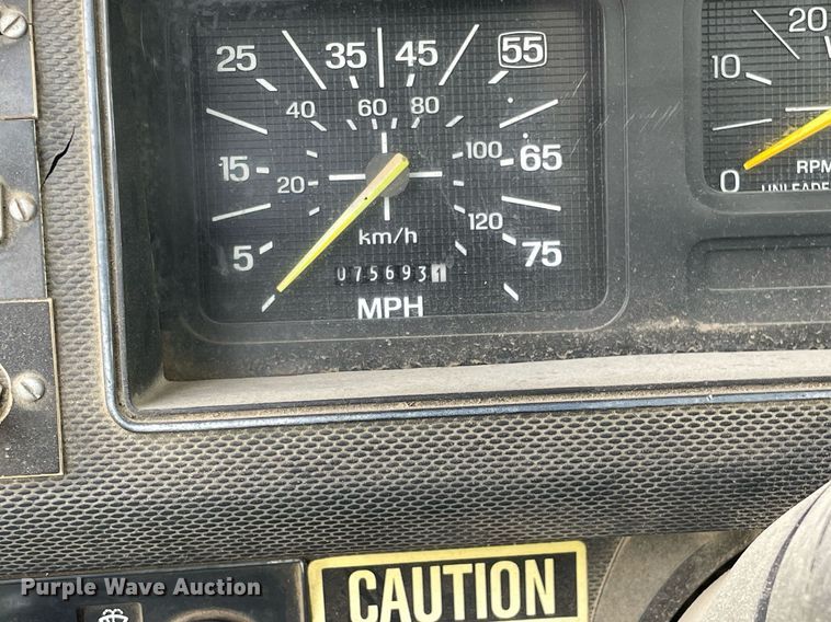 image for item LV9865 1991 Ford F700  tank truck