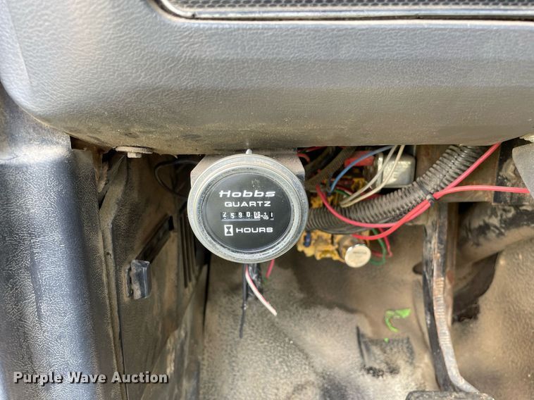 image for item LV9865 1991 Ford F700  tank truck