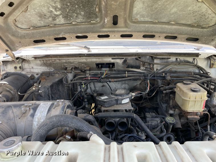 image for item LV9865 1991 Ford F700  tank truck