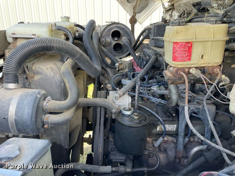 image for item LV9865 1991 Ford F700  tank truck