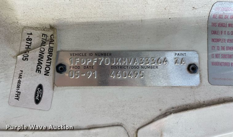 image for item LV9865 1991 Ford F700  tank truck