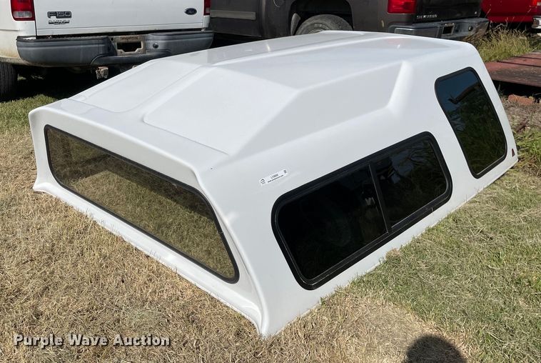 image for item LV9866 Leer  pickup truck topper