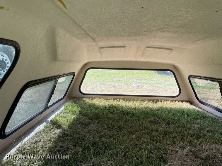 image for item LV9866 Leer  pickup truck topper