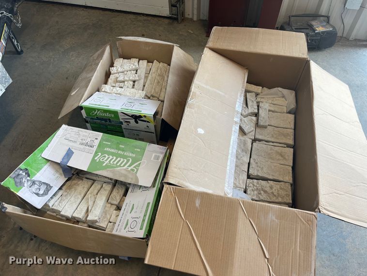 image for item MG9470 Approximately 190 pieces of rock veneer