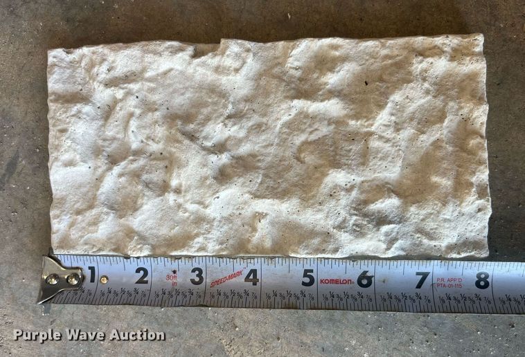 image for item MG9470 Approximately 190 pieces of rock veneer