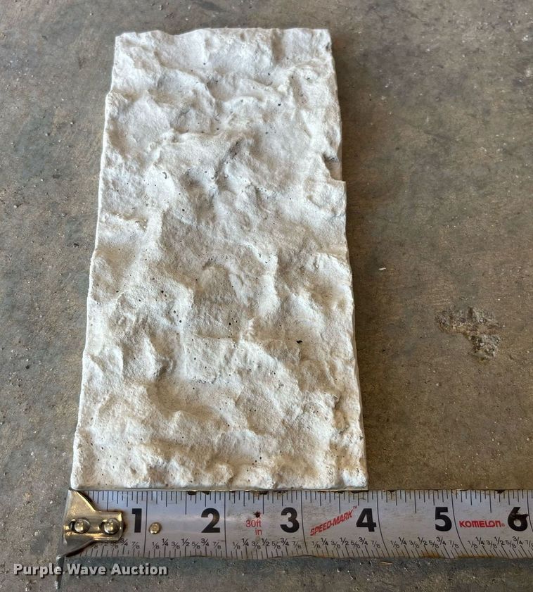 image for item MG9470 Approximately 190 pieces of rock veneer