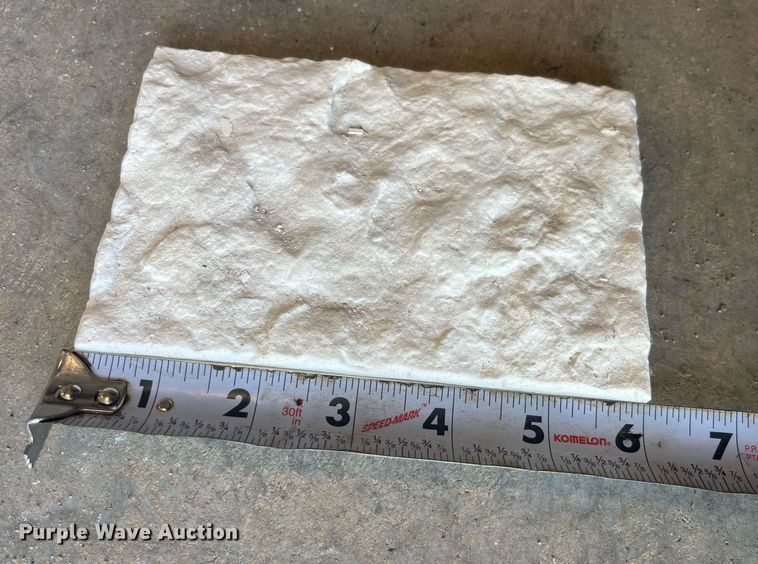 image for item MG9470 Approximately 190 pieces of rock veneer