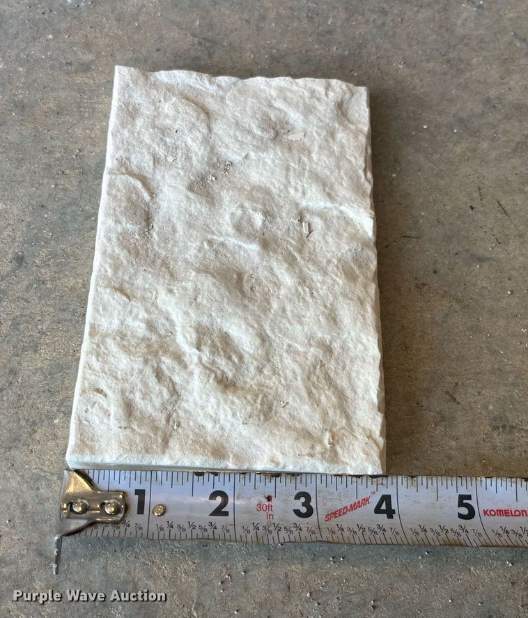 image for item MG9470 Approximately 190 pieces of rock veneer