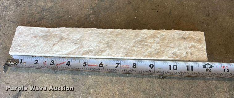 image for item MG9470 Approximately 190 pieces of rock veneer