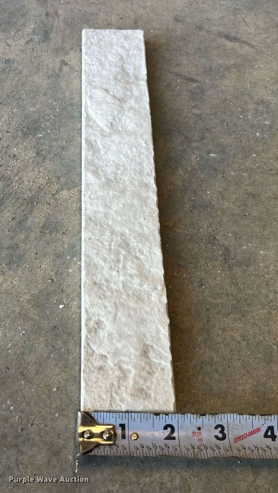 image for item MG9470 Approximately 190 pieces of rock veneer