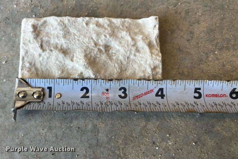 image for item MG9470 Approximately 190 pieces of rock veneer