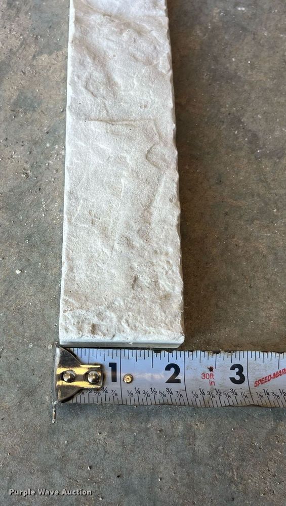 image for item MG9470 Approximately 190 pieces of rock veneer