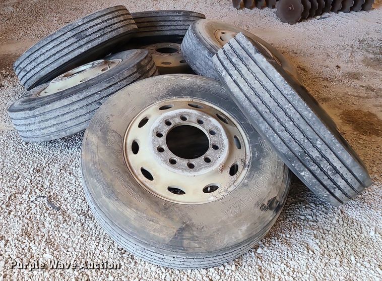 image for item MG9716 (6) 11R25.5 tires and wheels