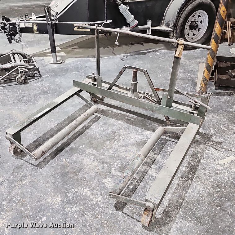 image for item MH9311 Engine jack