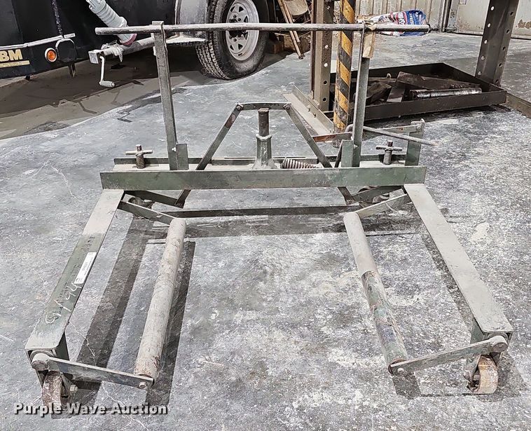 image for item MH9311 Engine jack