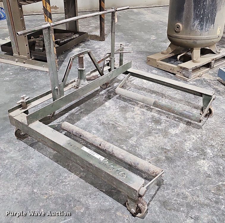 image for item MH9311 Engine jack