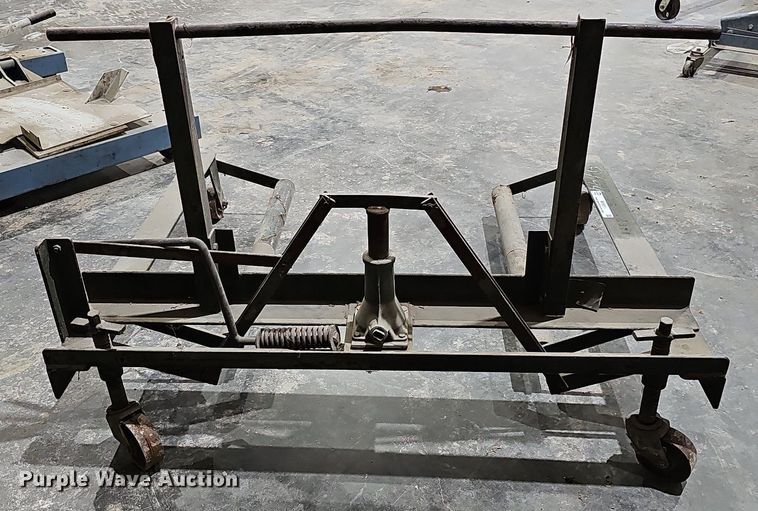 image for item MH9311 Engine jack