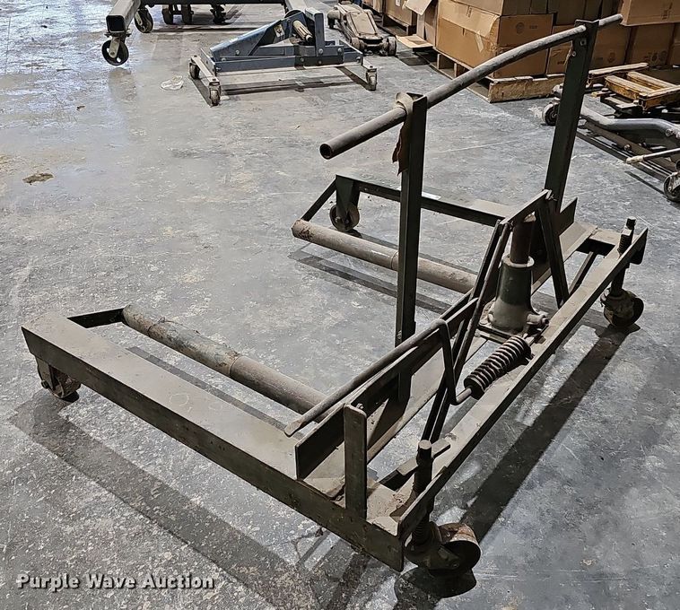 image for item MH9311 Engine jack