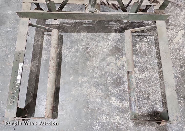 image for item MH9311 Engine jack