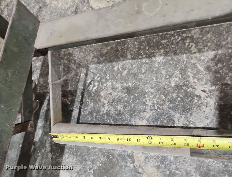 image for item MH9311 Engine jack