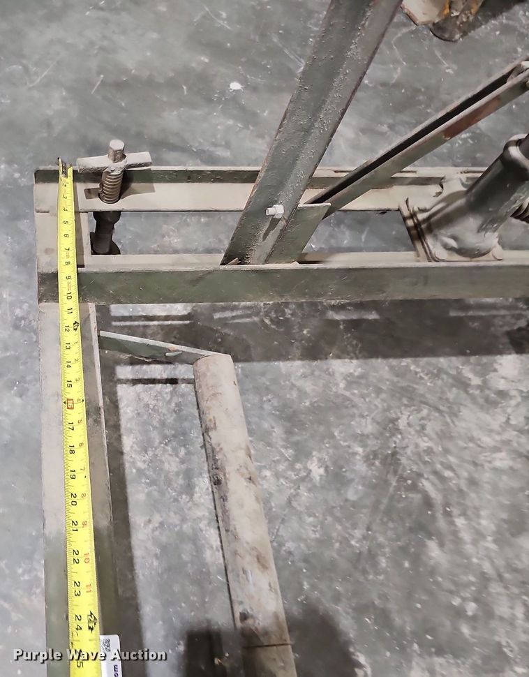 image for item MH9311 Engine jack