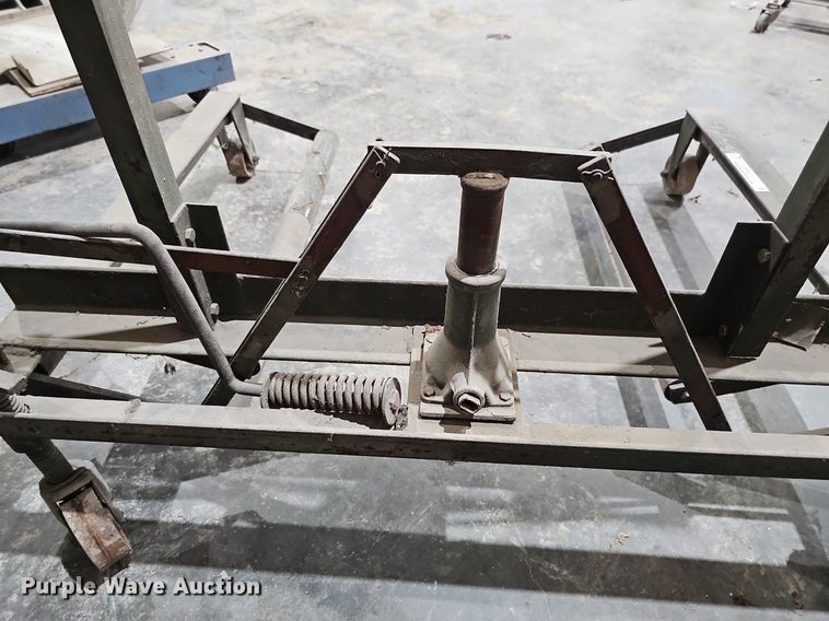 image for item MH9311 Engine jack