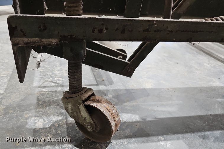 image for item MH9311 Engine jack