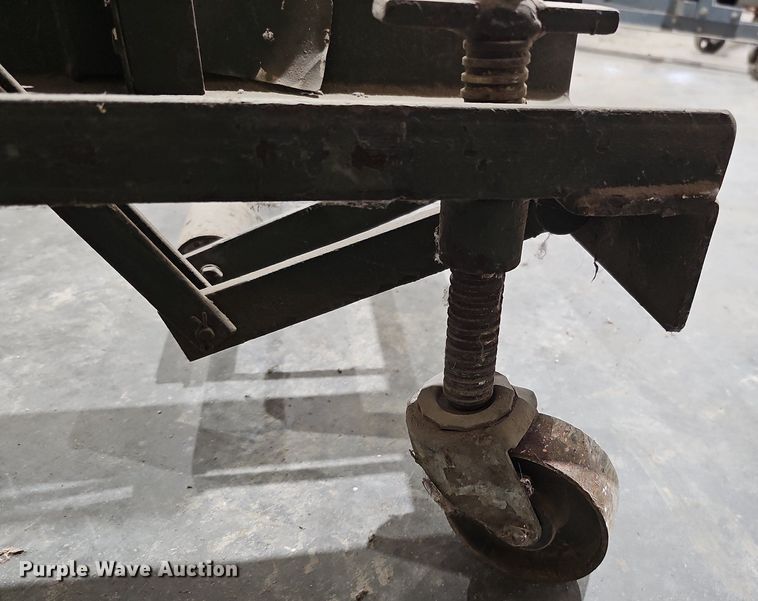 image for item MH9311 Engine jack