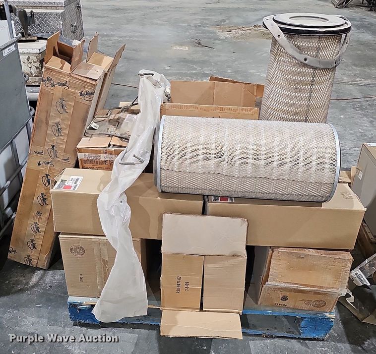 image for item MH9317 Mack   truck parts