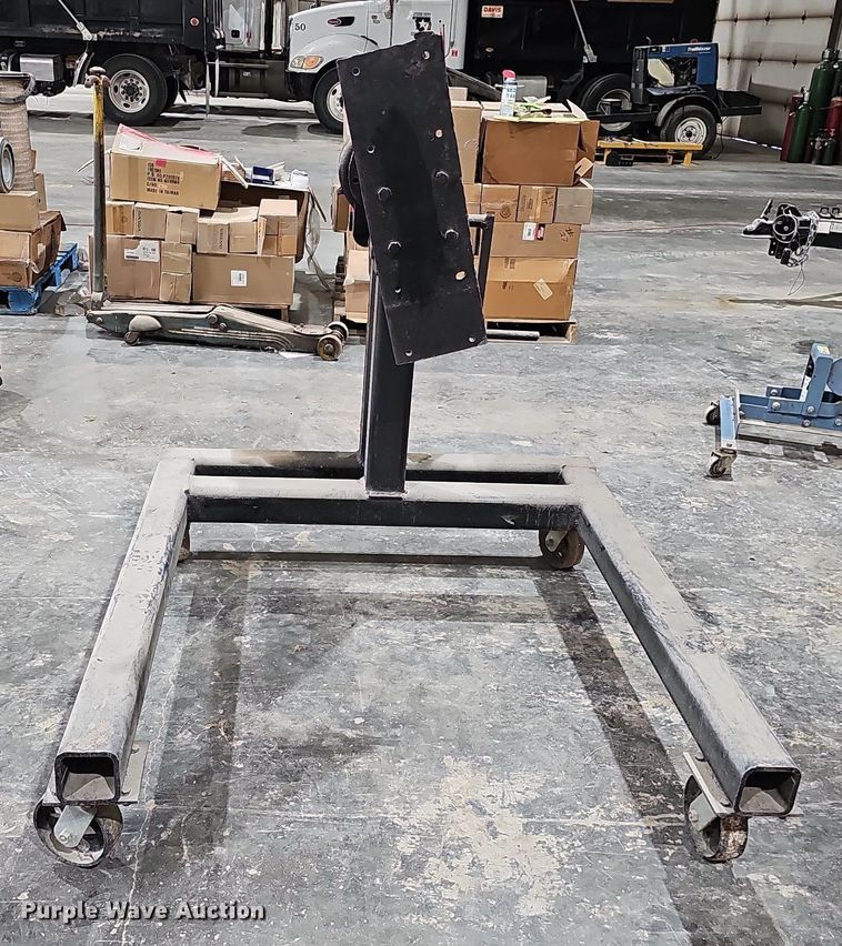 image for item MH9319 Engine stand