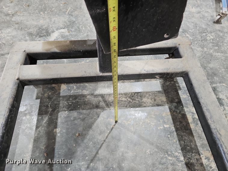 image for item MH9319 Engine stand