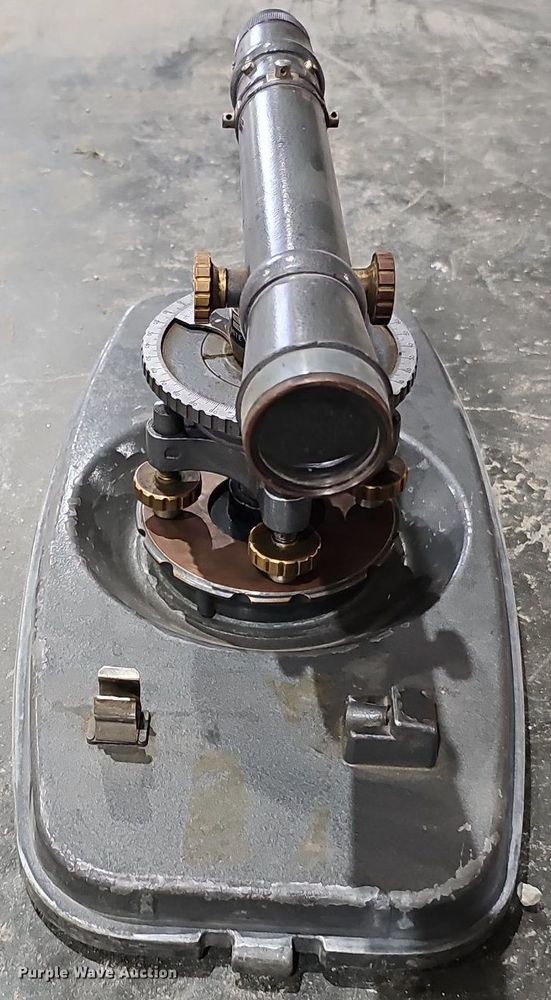 image for item MH9325 Survey equipment